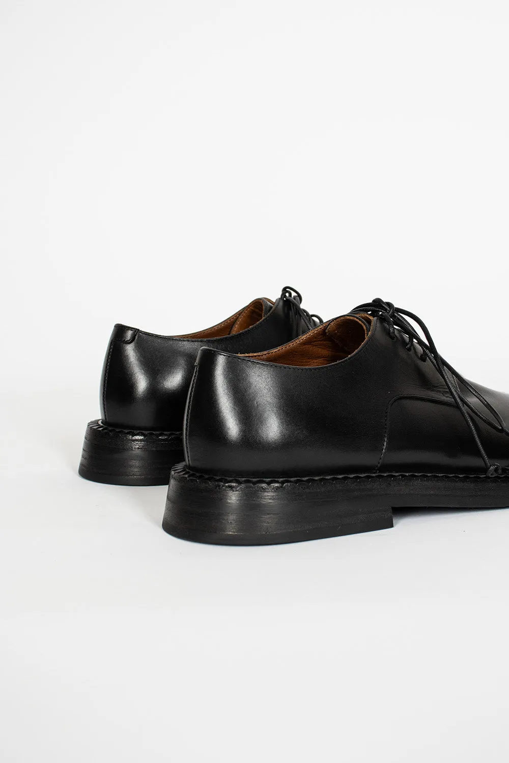 Alluce Derby Black