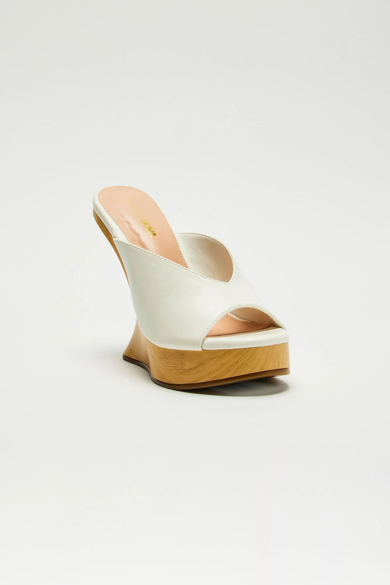 Back In Time Novelty Wedges - White